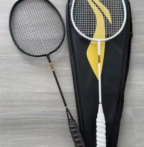 闲置羽毛球拍全碳素羽毛球拍进攻防守训练全新...