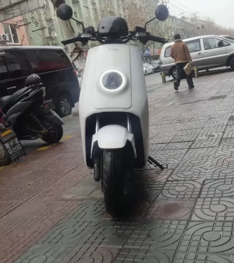 小牛n1s 有系统能过户 外观很新  60...