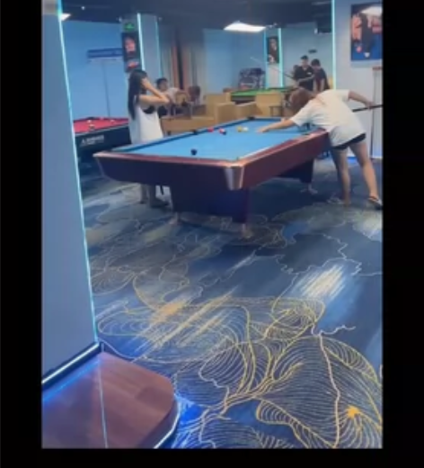 出九球娱乐台1张，球房自用，几乎全新，29...