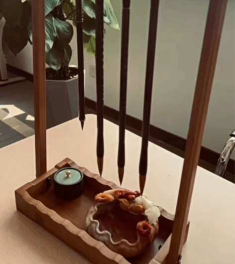 转手一件实木楠竹毛笔挂笔架一个,高约37....