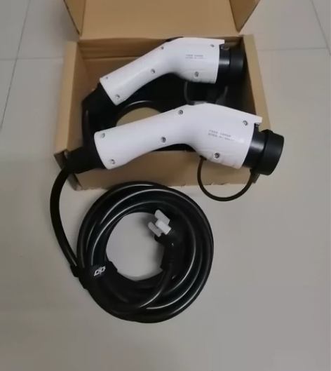 新能源电动汽车充电器随车充电枪3.5kw7...