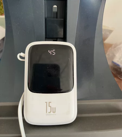 倍思自带线充电宝 感兴趣的话点“我想要”和...