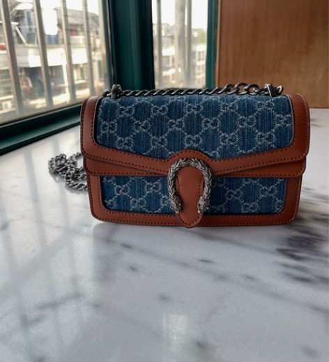 牛仔蓝单肩包斜挎包 实拍，没有美颜及添加滤...