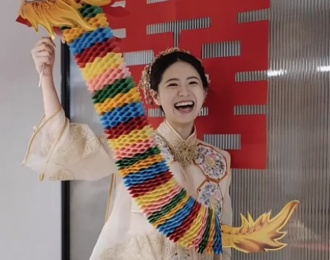 接亲游戏三件套 1.沙雕搞笑姿势拍照新郎伴...