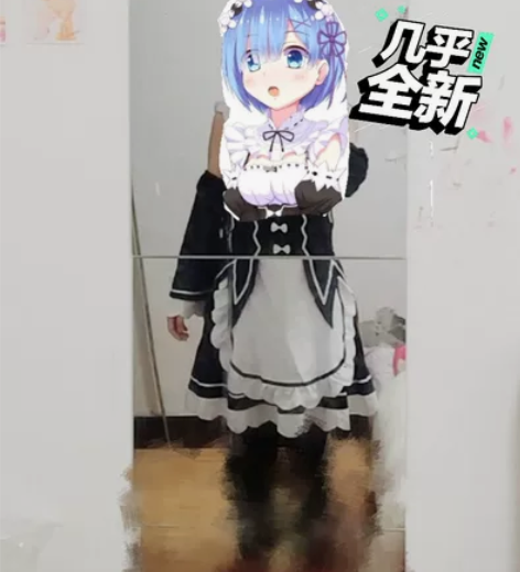 有假发，衣服M，不包邮，本人很穷的，没有裙...