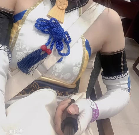 租/出/换闲置cos服 英雄联盟： 一代K...