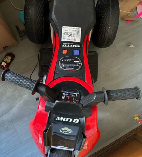 永久儿童电车 时间久了  电池不耐用了当滑...