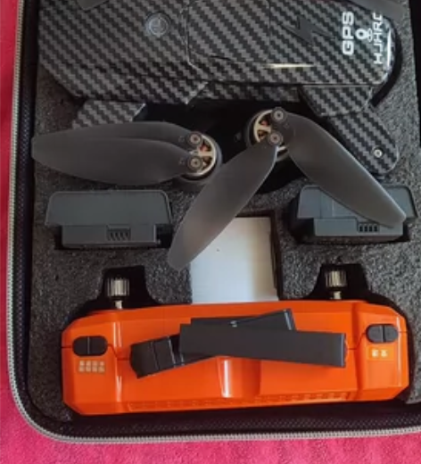 b.....飞机遥控器，天线坏了一个，低价...