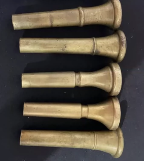 老军号铜号冲锋号嘴纯铜制，质量可靠，品相良...