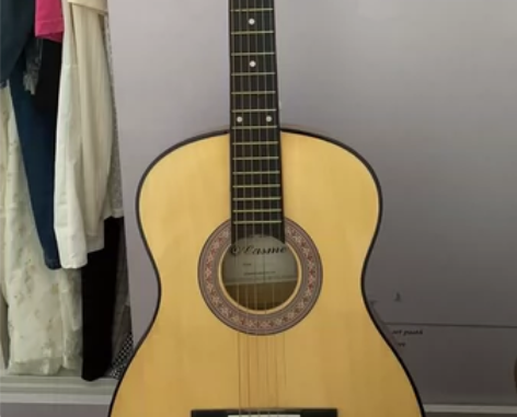 41寸卡斯摩吉他 原价399，没怎么使用过...