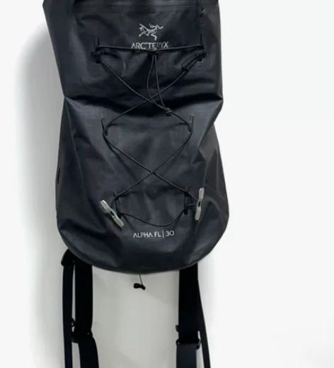 ?始祖鸟Alpha FL 30 登山包冲顶...
