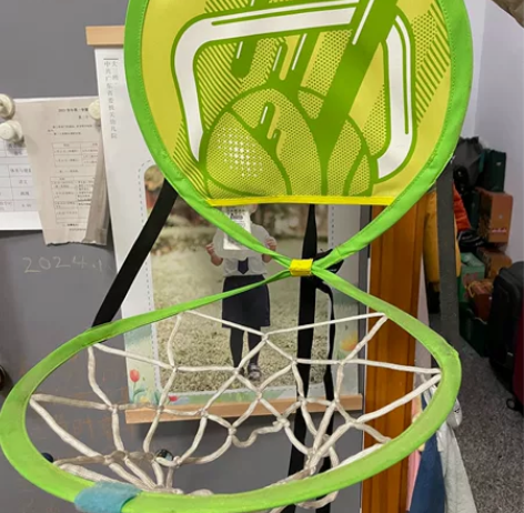 迪卡农的简易篮球框。带出户外活动特别合适。...