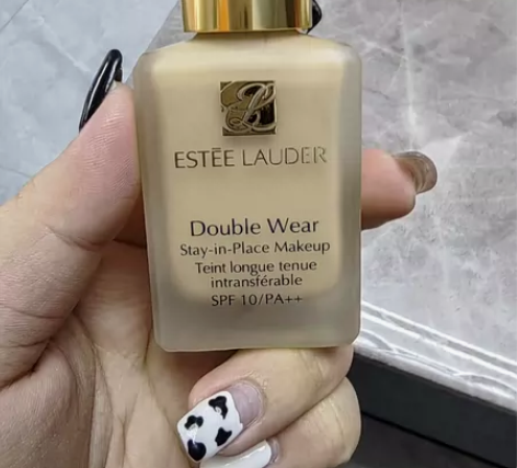 雅诗兰黛dw粉底液，色号1w1 ，大概用了...