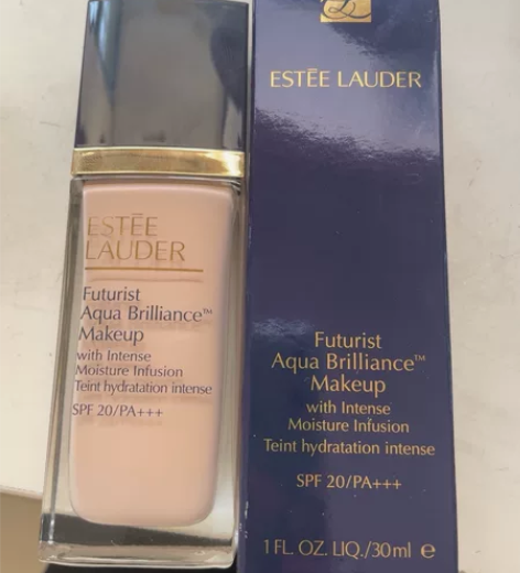 雅诗兰黛沁水粉底液，色号1C1，日期到今年...