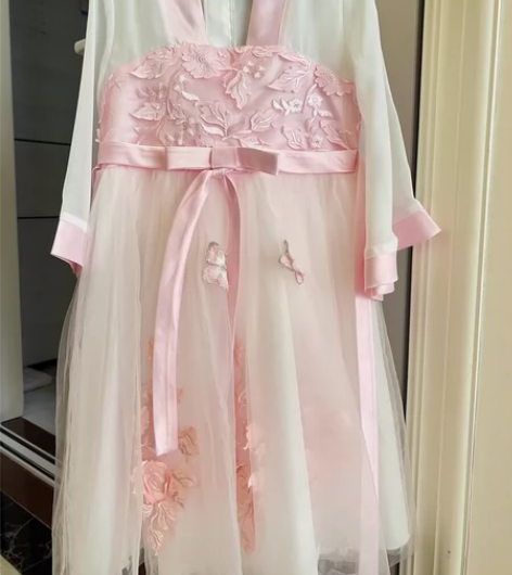 小女生汉服,简约清凉又不失美感的设计,飘飘...