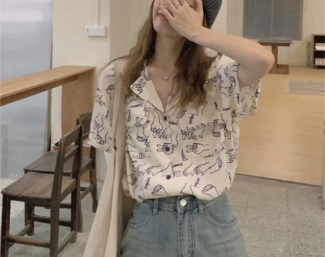 日系港风涂鸦衬衫[闪亮] 短款，可以搭配高...