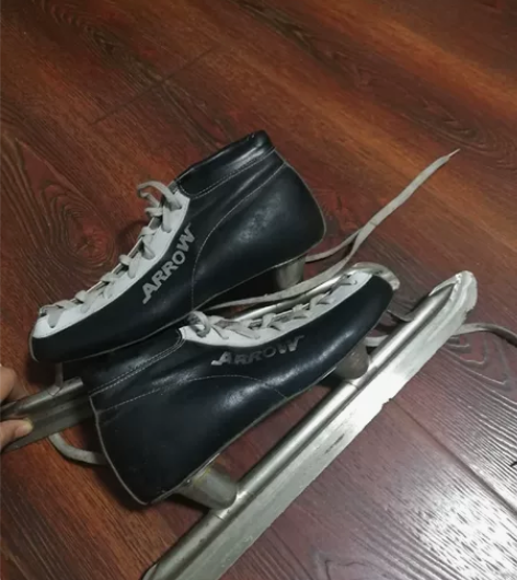 冰刀鞋牛皮37-38码 感兴趣的话点“我想...