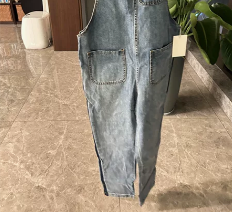 全新牛仔背带裤,臀围95厘米以内的来,我买...