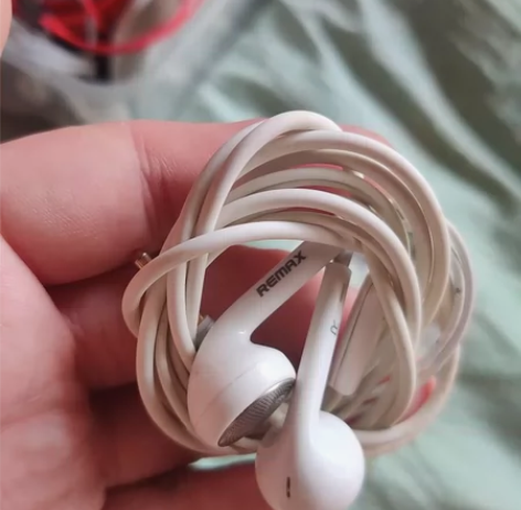 下班回家的时候,顺道去公园散散心,偶然间看...
