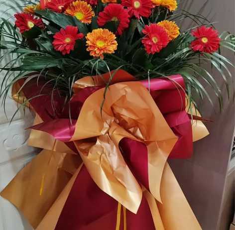 开业闲置花篮十个，便宜处理 感兴趣的话点“...