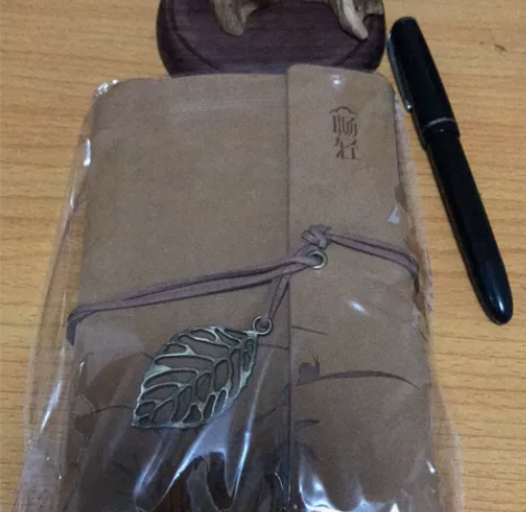 全新笔记本 感兴趣的话点“我想要”和我私聊...