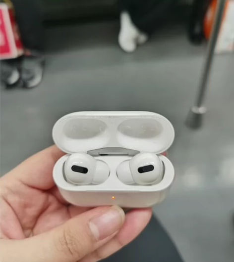 苹果耳机air pods pro2，8成新...