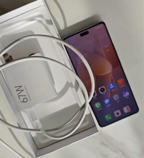 ?自用小米Civi3 12+256用了3个...