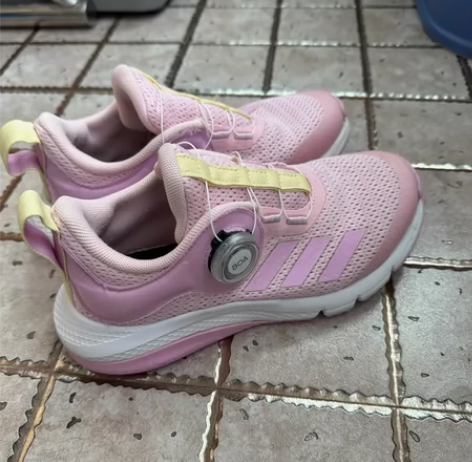 Adidas运动鞋 专柜购买 挺新的 35...