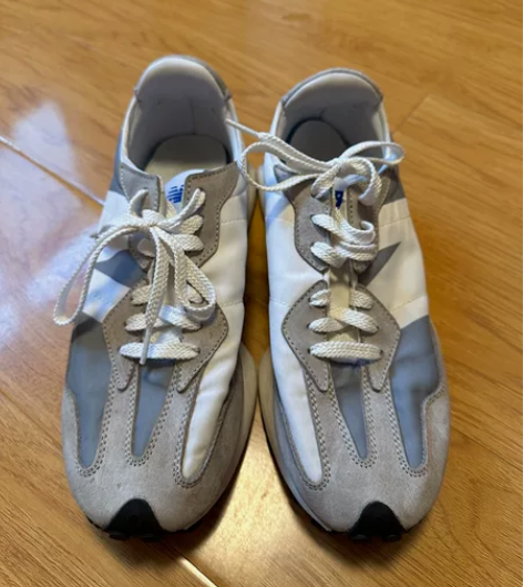 新百伦327 非正购置的顶级版本 穿小了就...