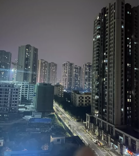 iPhone 14白色年底过保，票据齐全，...