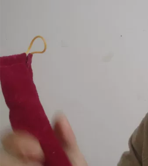 一把刚买的降E调竹笛，不会吹，吹的不好，没...