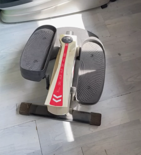 健身踏步器 感兴趣的话点“我想要”和我私聊...