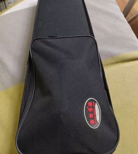 金音小提琴，1/8，全套配件（琴盒、肩托、...