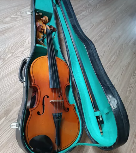 80年代初购买的小提琴(丹东乐器厂出品）云...