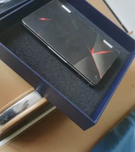 ?壹号本迷你笔记本高配电脑，99新没用过几...