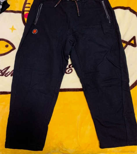 几乎全新 L码数  九分裤 感兴趣的话点“...