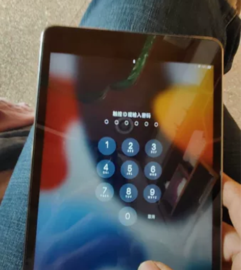 iPad苹果，mini4，128g 感兴趣...