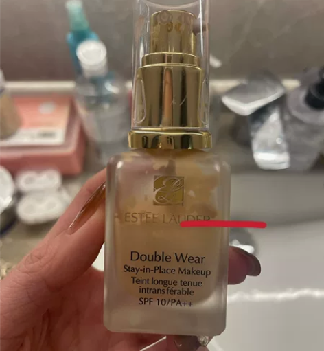 雅诗兰黛粉底液正品自用！余量如图二，包装盒...