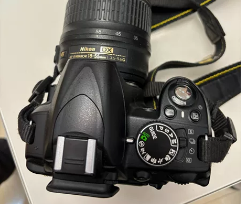 尼康相机 屏幕有裂 感兴趣的话点“我想要”...