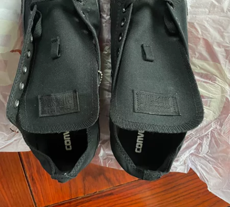 匡威帆布鞋经典款全黑色低帮44码。全新无瑕...