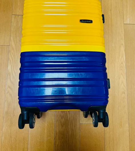 闲置拉杆箱,20寸,可加高一层 感兴趣的话...