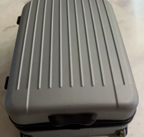 旅行箱，长60cm宽40cm高22cm 英...