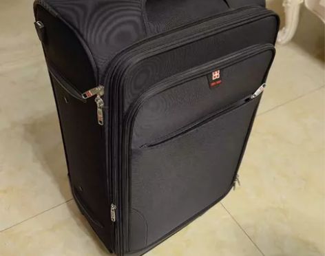 爱华仕行李箱  24寸 个人闲置出99新，...