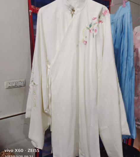 艺缕原创汉服，长袄秋冬款白色上衣+蓝色下裙...