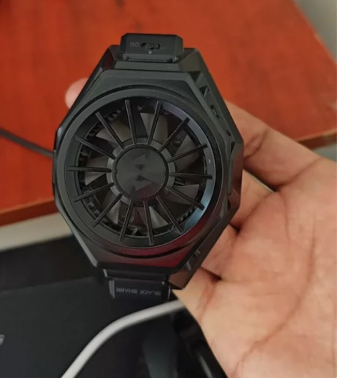 黑鲨散热pro，一切正常使用。8.5新正常...