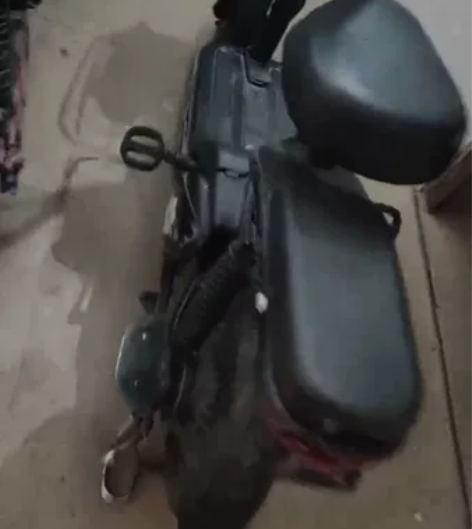 台铃电动车，新国标要的过来拿。脚踏板，可以...