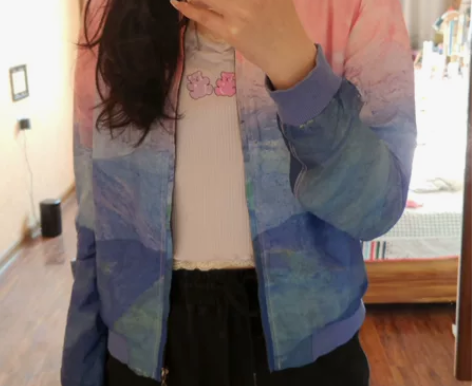 匡威渐变冰山棒球服，165码 本人168c...