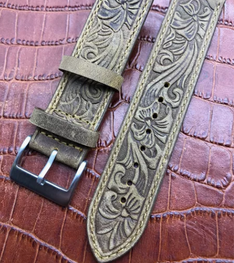 原皮手表带。 。。原始皮料，无化学添加。。...