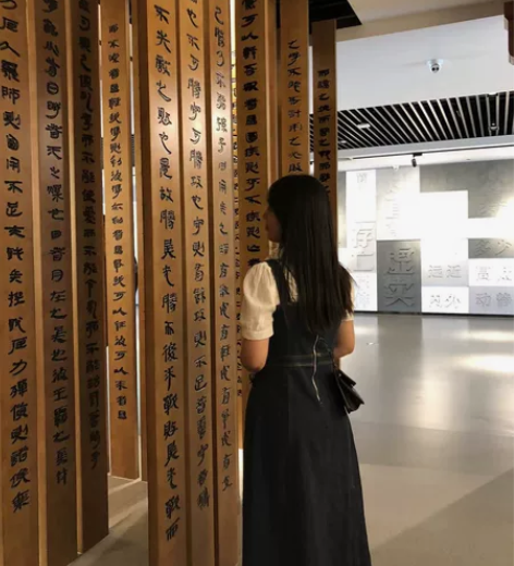 复古牛仔背带裙 感兴趣的话点“我想要”和我...