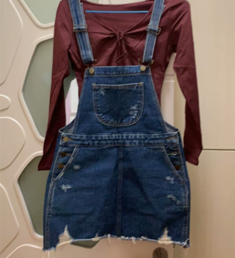 背带牛仔裙 附赠打底衫 整体效果不错，只是...